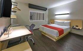 City Express by Marriott Ciudad de México La Villa